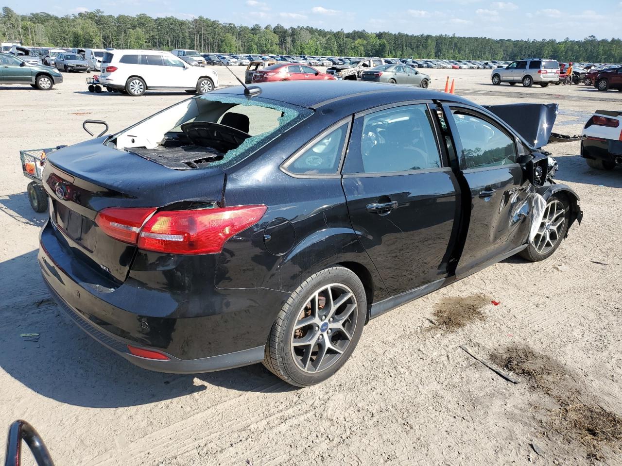 1FADP3H23JL317006 2018 Ford Focus Sel