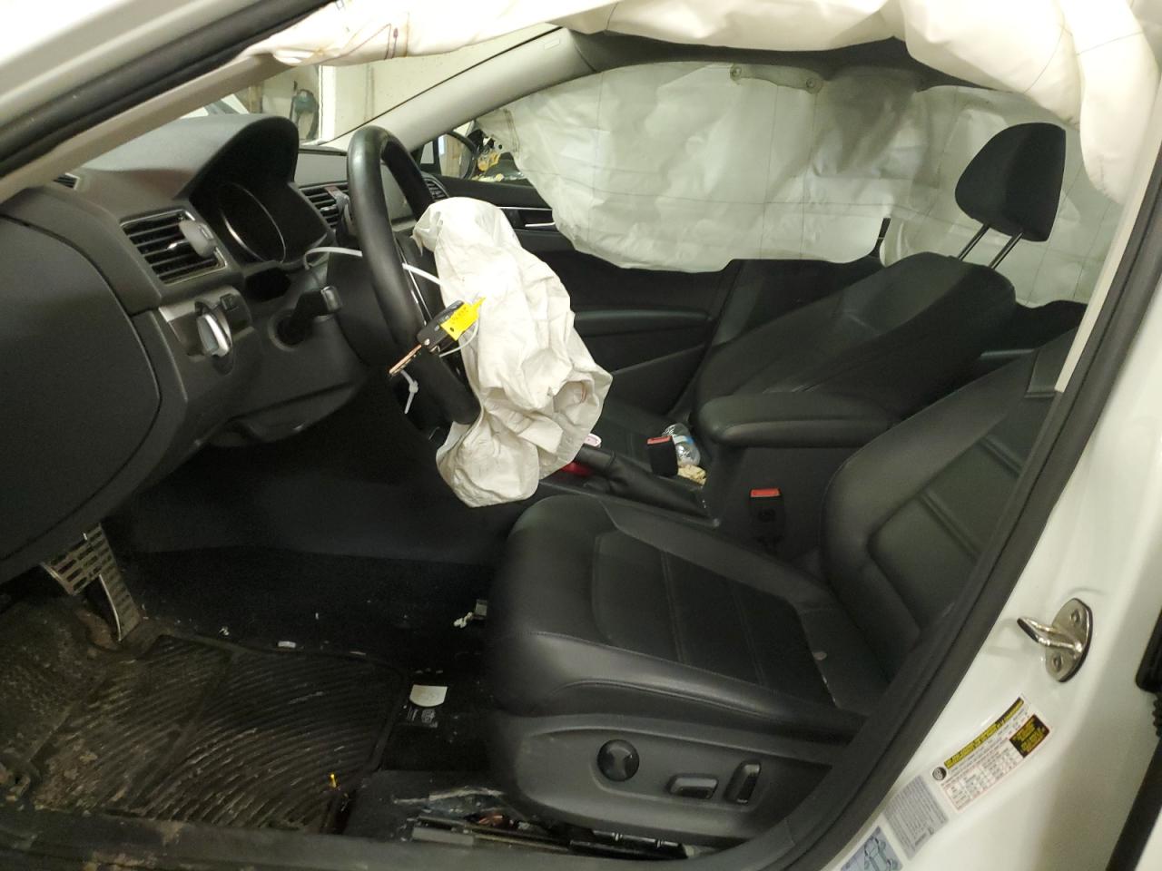 1VWAA7A34JC014676 2018 Volkswagen Passat S