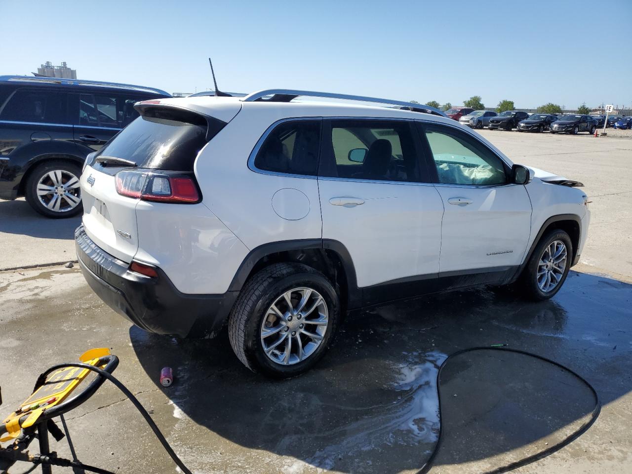 1C4PJLLB6KD395887 2019 Jeep Cherokee Latitude Plus