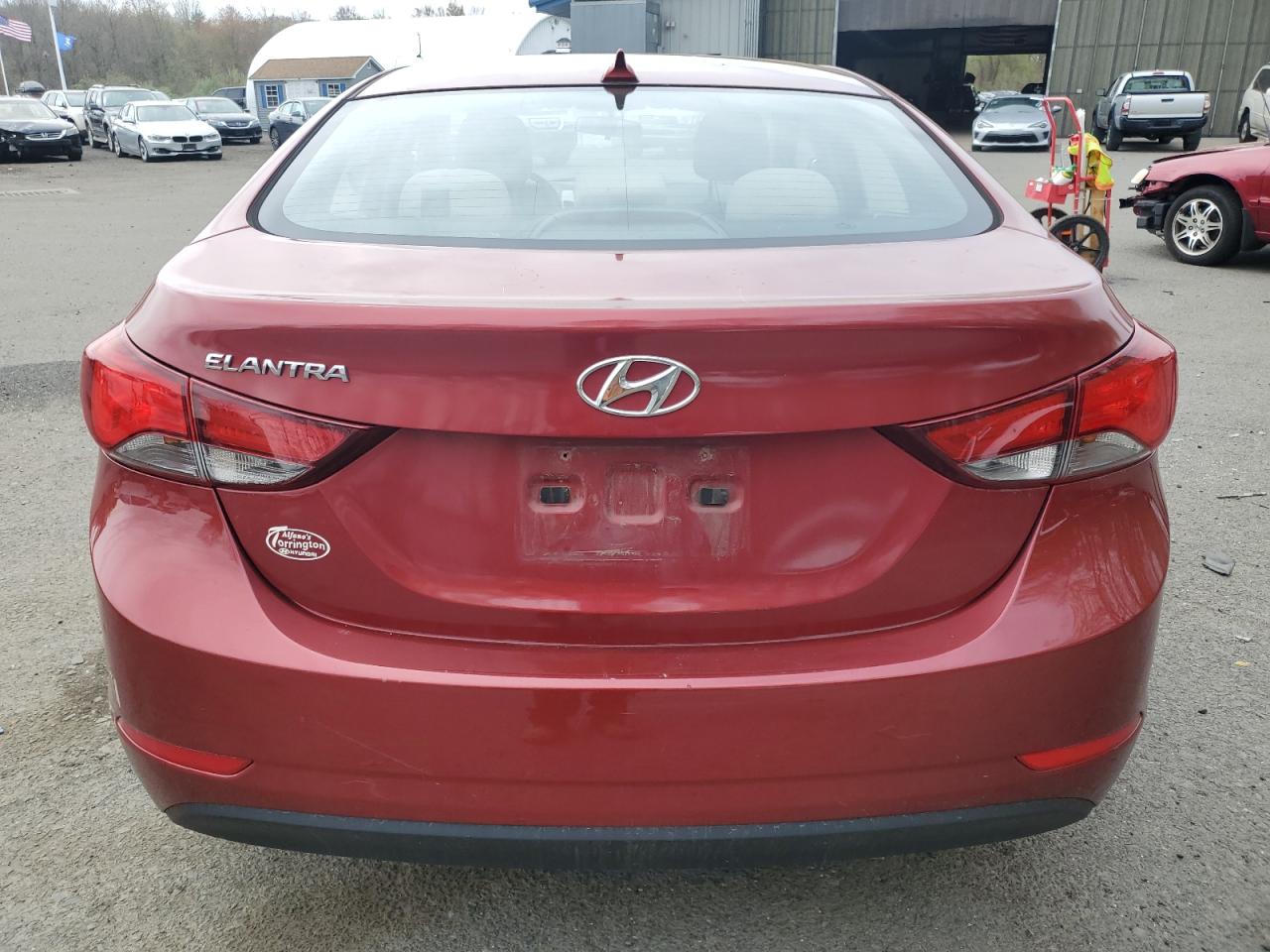 5NPDH4AE9GH763692 2016 Hyundai Elantra Se