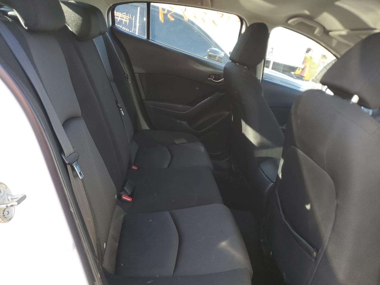 3MZBN1K74JM203169 2018 Mazda 3 Sport