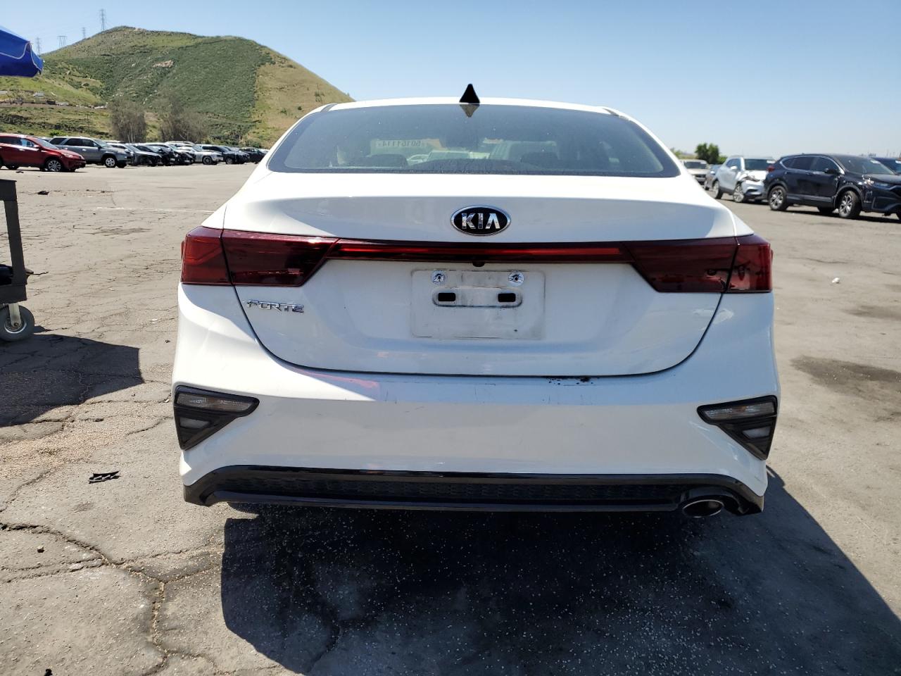 2019 Kia Forte Fe vin: 3KPF24AD5KE011177