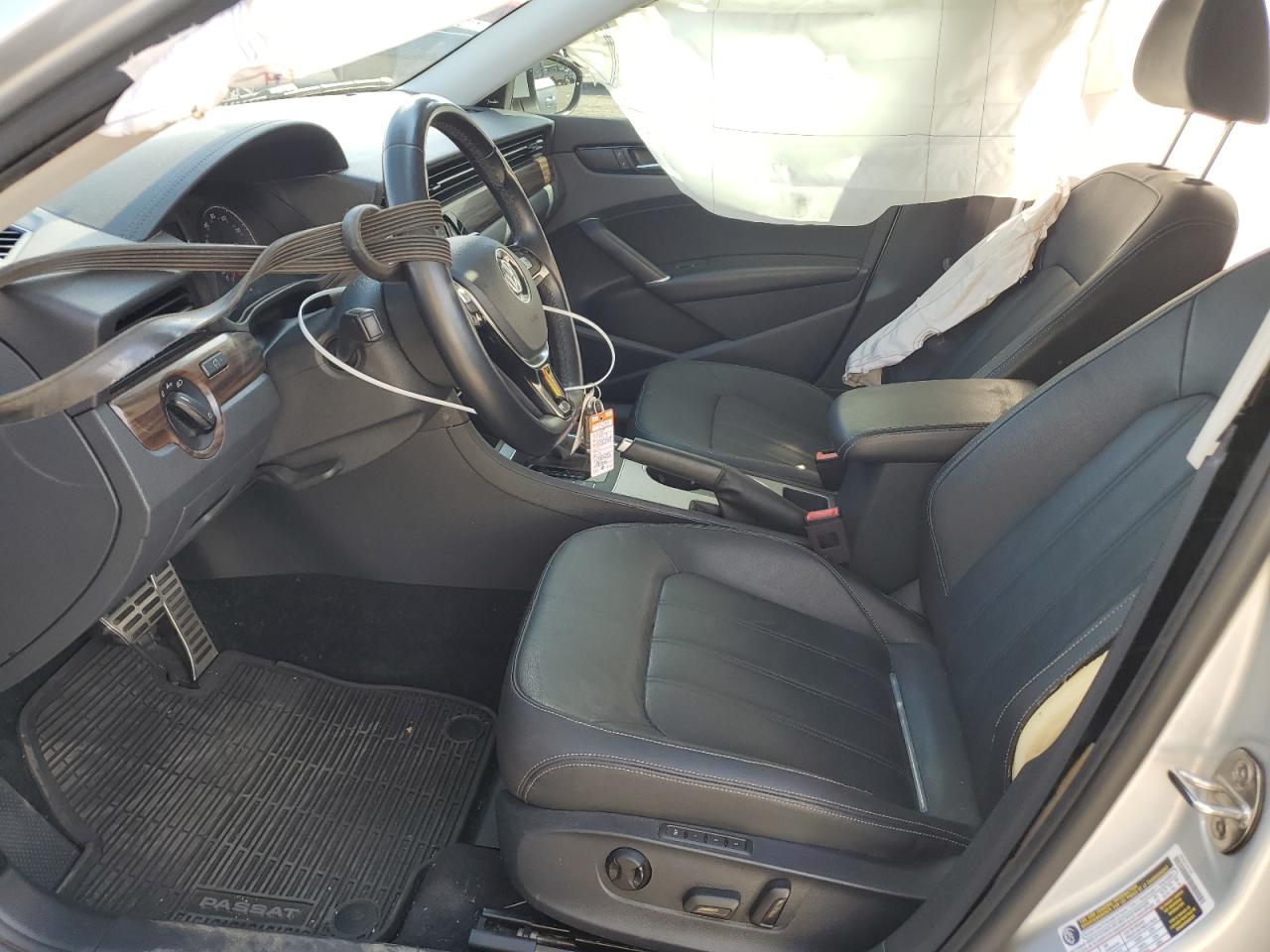 1VWCA7A35LC005982 2020 Volkswagen Passat Sel