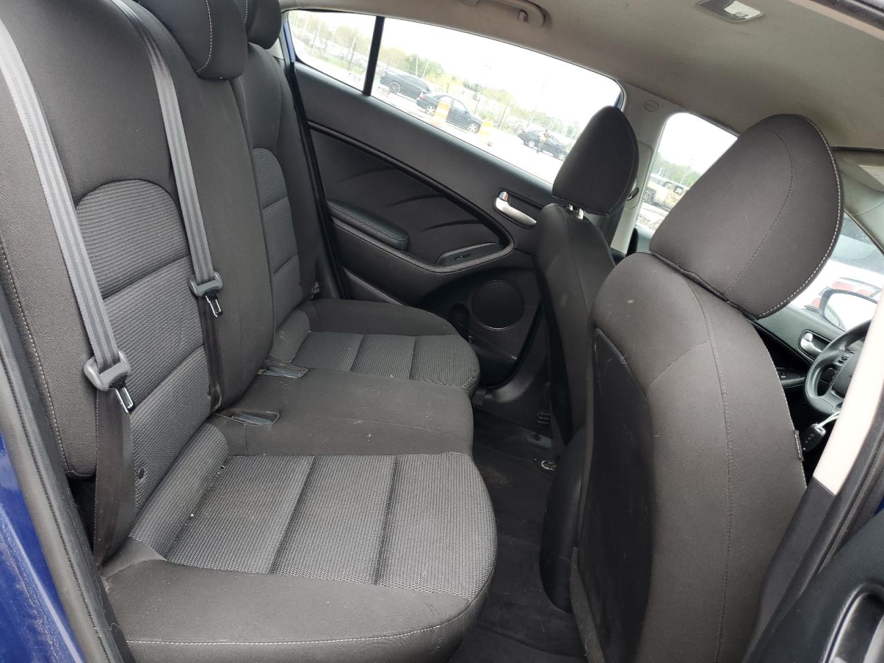 3KPFK4A76HE044109 2017 Kia Forte Lx