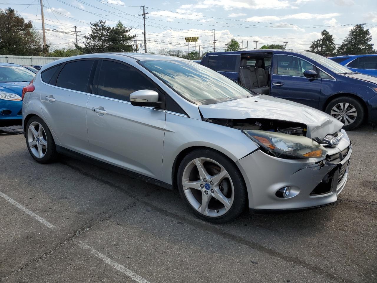 1FAHP3N27CL242559 2012 Ford Focus Titanium