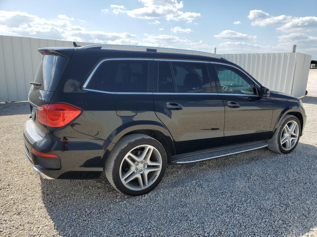 2015 Mercedes-Benz Gl 550 4Matic vin: 4JGDF7DE4FA452319