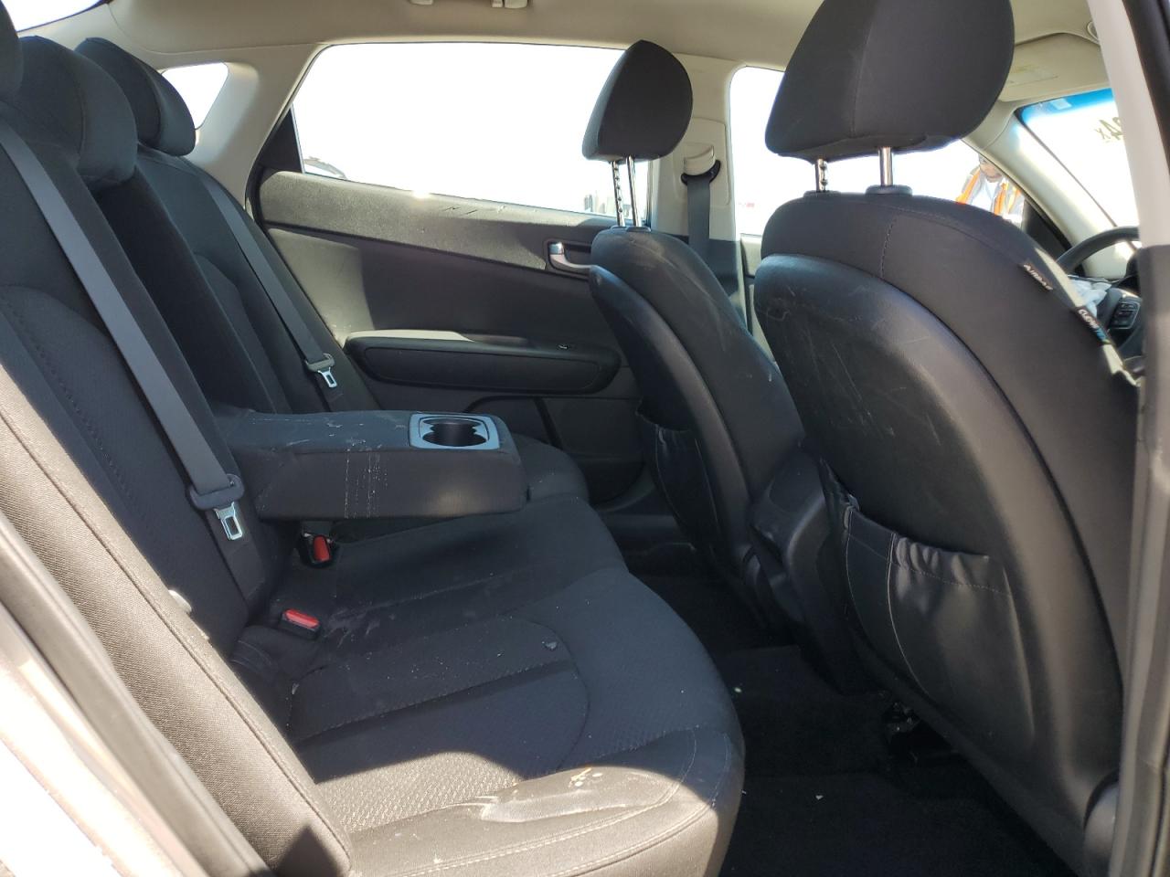 5XXGT4L30JG199070 2018 Kia Optima Lx