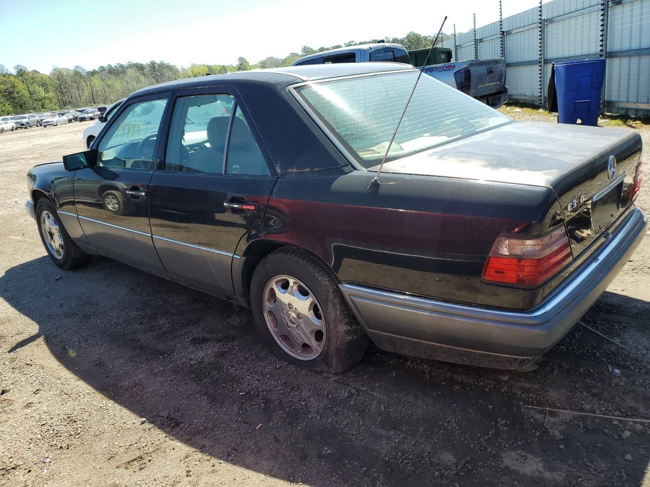 WDBEA32E9RC037538 1994 Mercedes-Benz E 320