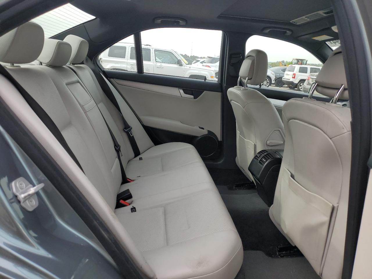 WDDGF8BB2CA696598 2012 Mercedes-Benz C 300 4Matic