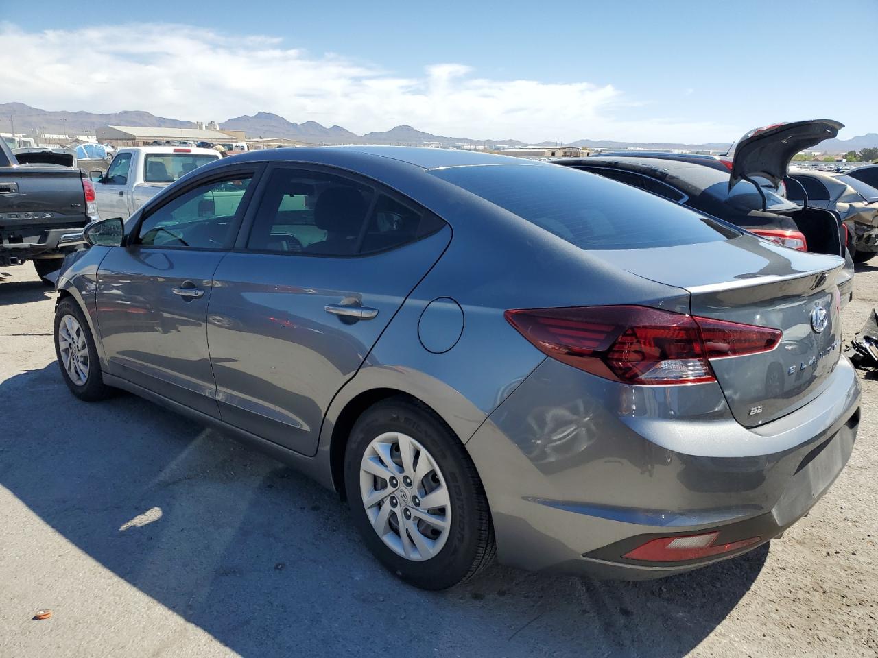 2019 Hyundai Elantra Se vin: 5NPD74LF0KH413644