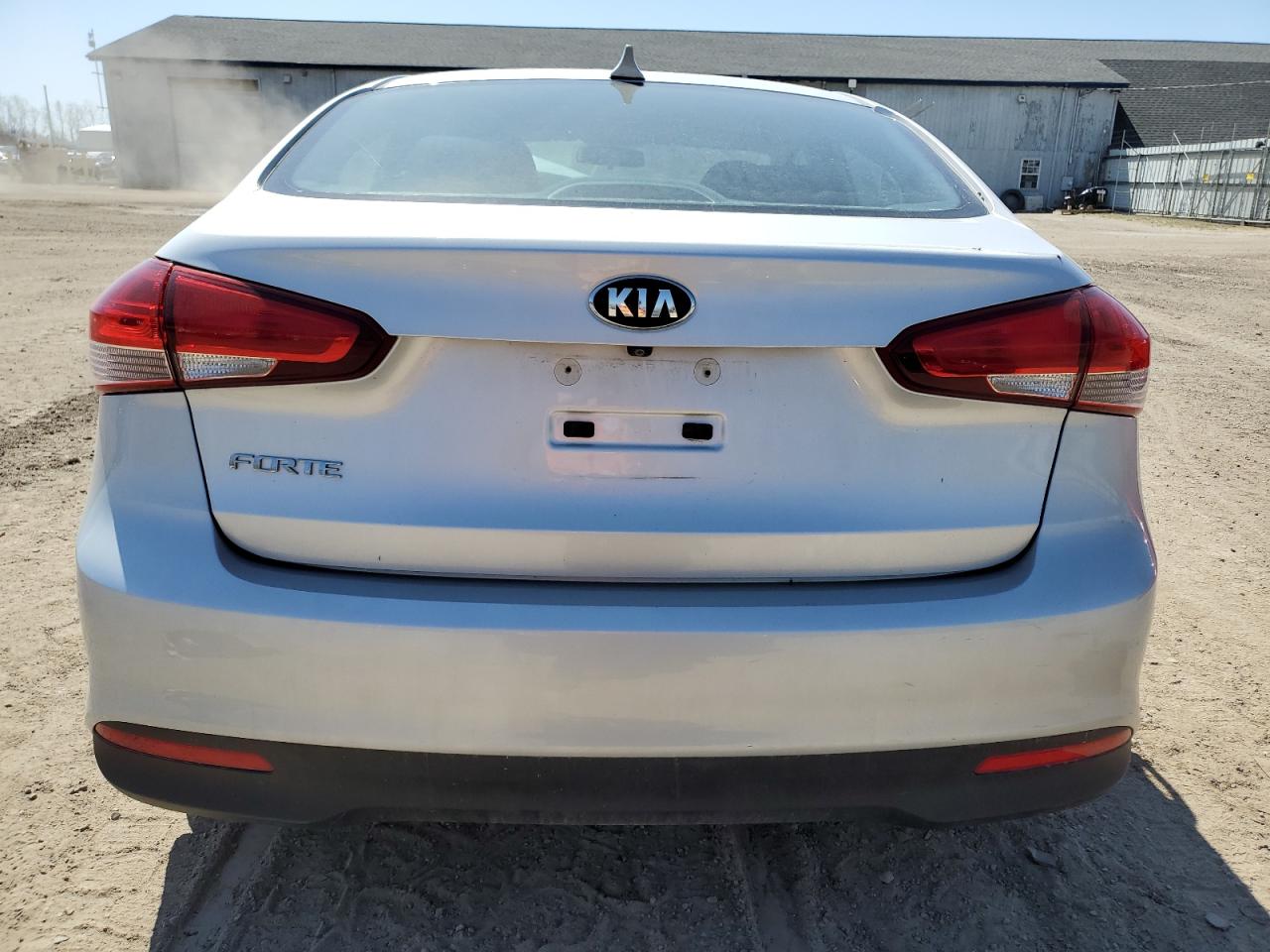 3KPFL4A75HE012975 2017 Kia Forte Lx