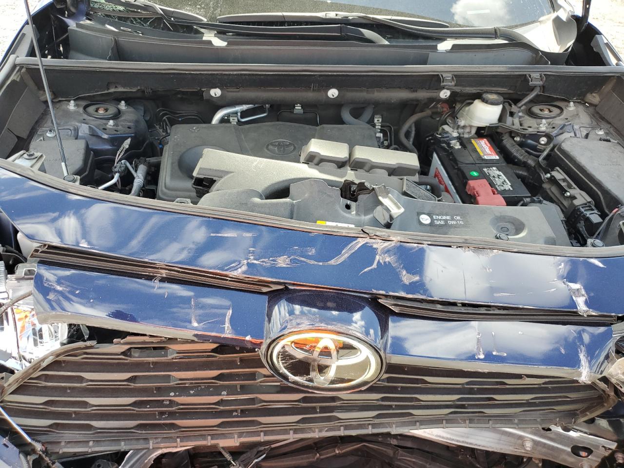 2T3W1RFV4MC086642 2021 Toyota Rav4 Xle