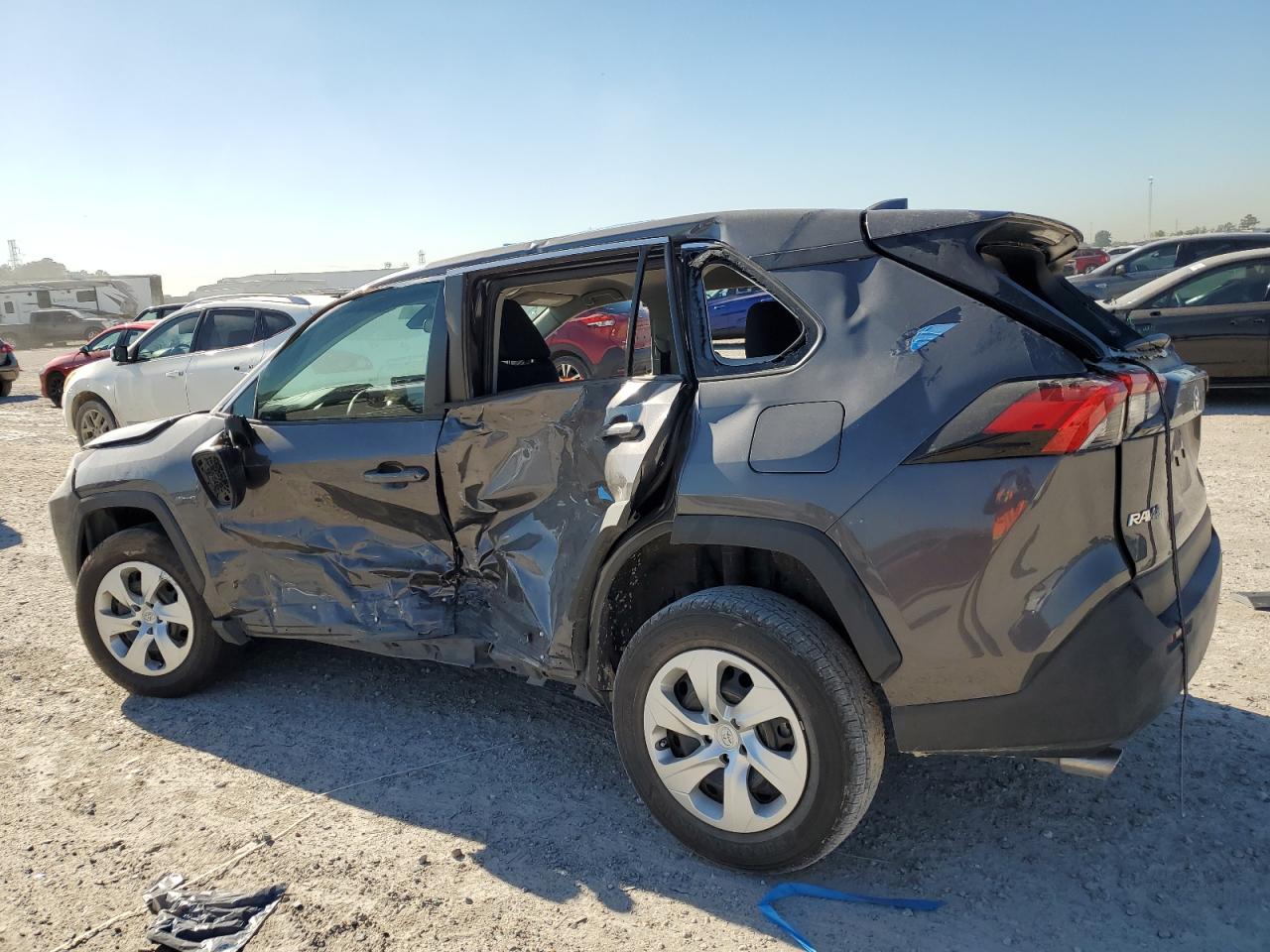 2T3H1RFV8NW187031 2022 Toyota Rav4 Le