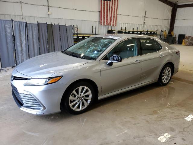 Lot #2505114717 2023 TOYOTA CAMRY LE salvage car