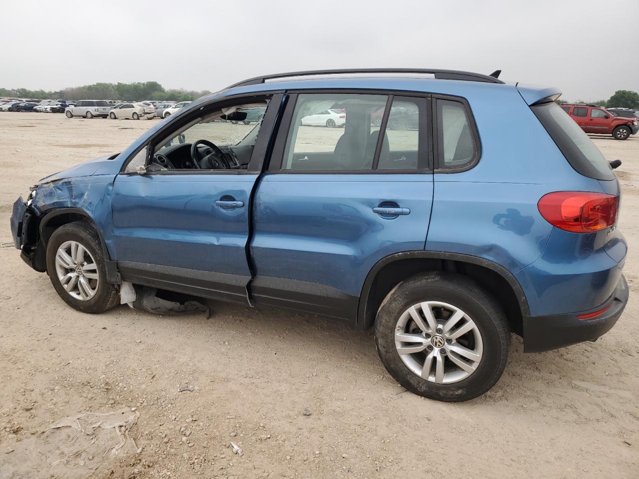 WVGAV7AX7HK035138 2017 Volkswagen Tiguan S