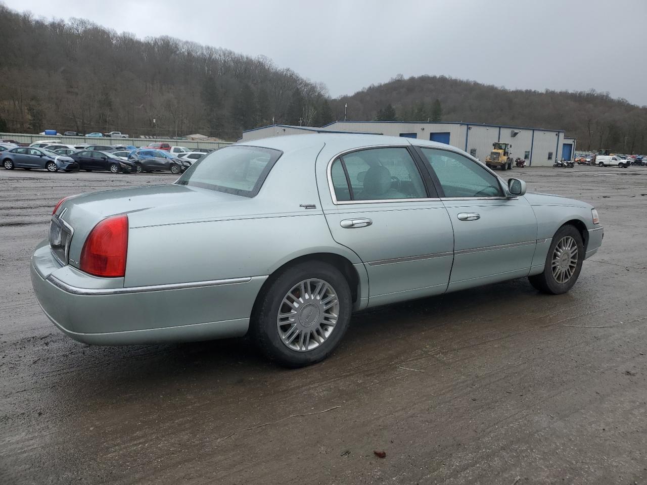 1LNHM82V07Y618599 2007 Lincoln Town Car Signature Limited