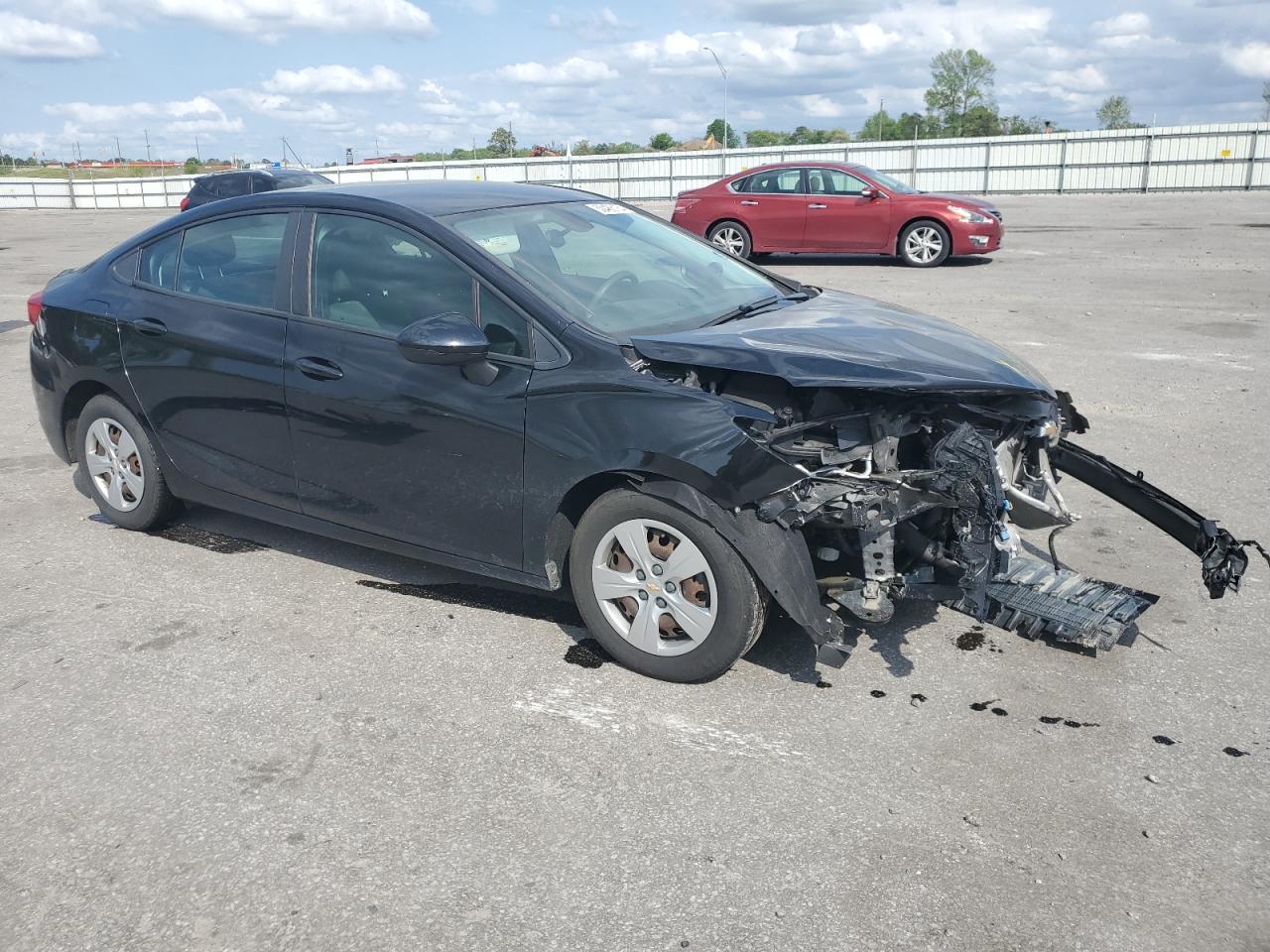 2018 Chevrolet Cruze Ls vin: 1G1BC5SM7J7193701