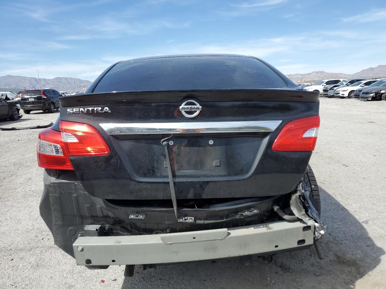 3N1AB7AP0JY300165 2018 Nissan Sentra S