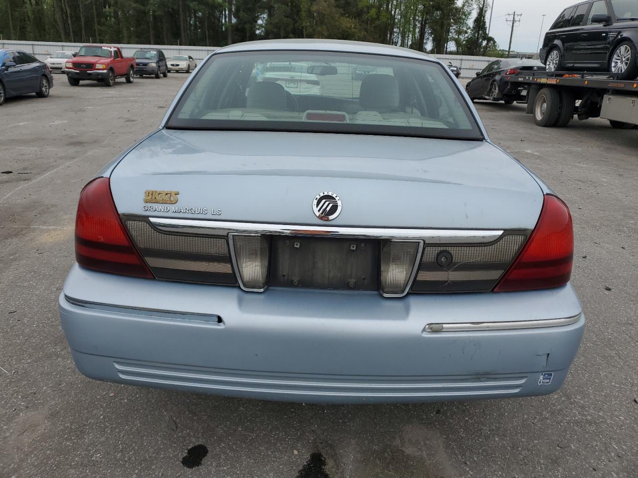 2MEBM7FVXAX630392 2010 Mercury Grand Marquis Ls