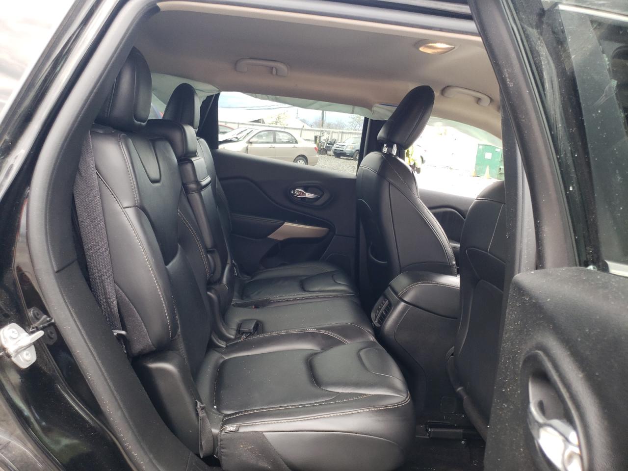 1C4PJMCSXHW579524 2017 Jeep Cherokee Latitude