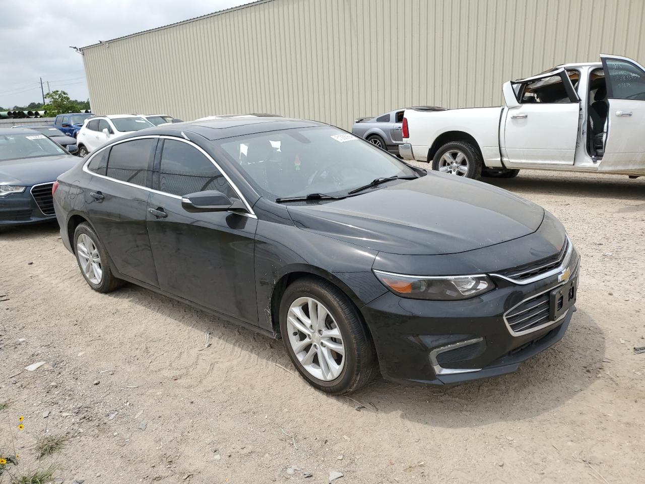 1G1ZD5ST0JF170561 2018 Chevrolet Malibu Lt