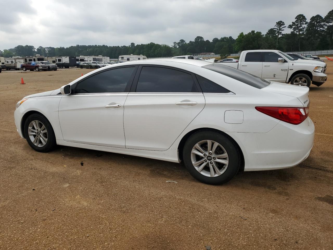 5NPEB4AC2DH566282 2013 Hyundai Sonata Gls