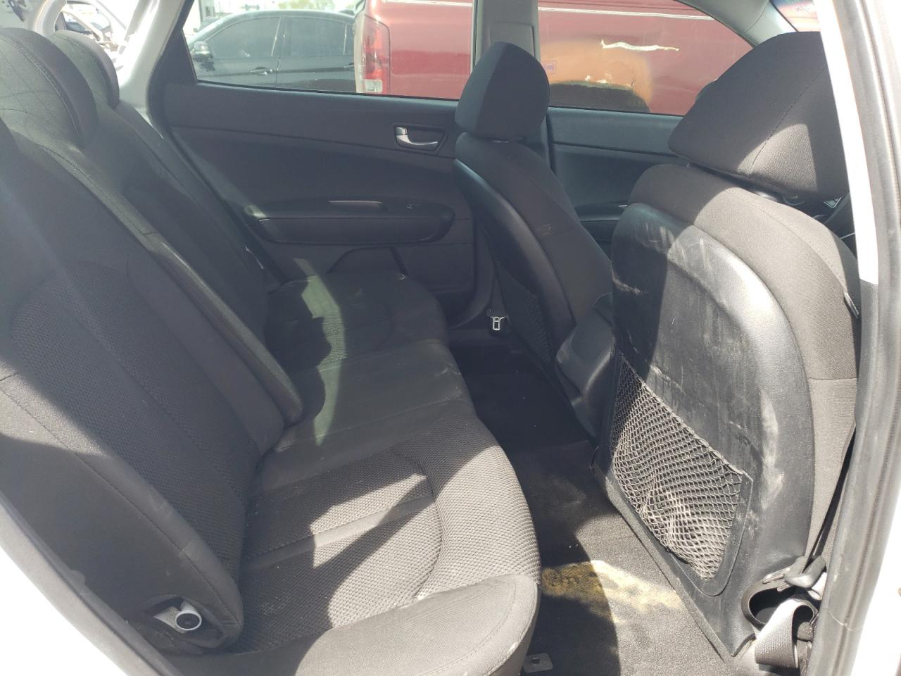 5XXGT4L3XKG348053 2019 Kia Optima Lx