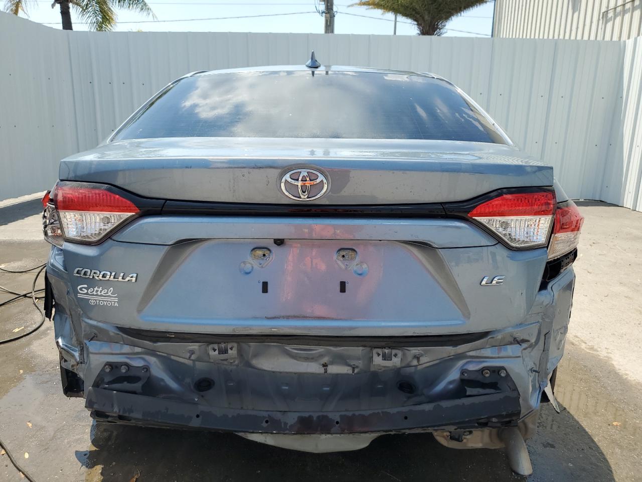 2020 Toyota Corolla Le vin: 5YFEPRAE9LP028891