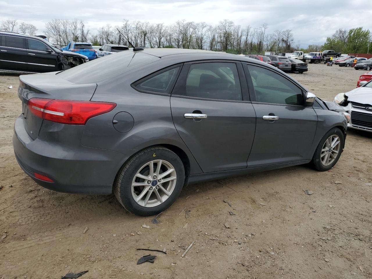 1FADP3F21JL251171 2018 Ford Focus Se