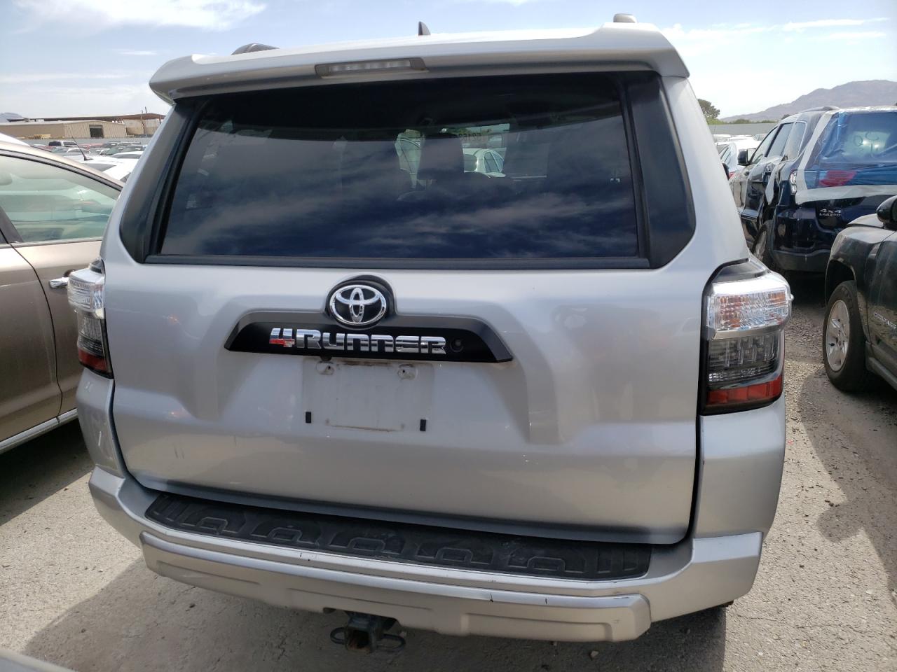 JTEBU5JR5J5559731 2018 Toyota 4Runner Sr5/Sr5 Premium