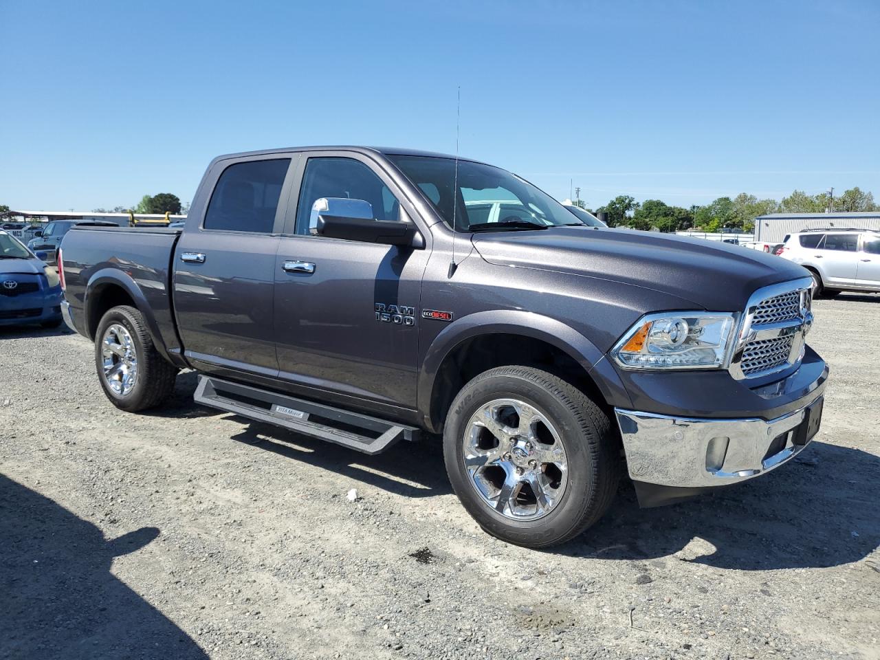 1C6RR7NM9JS338690 2018 Ram 1500 Laramie