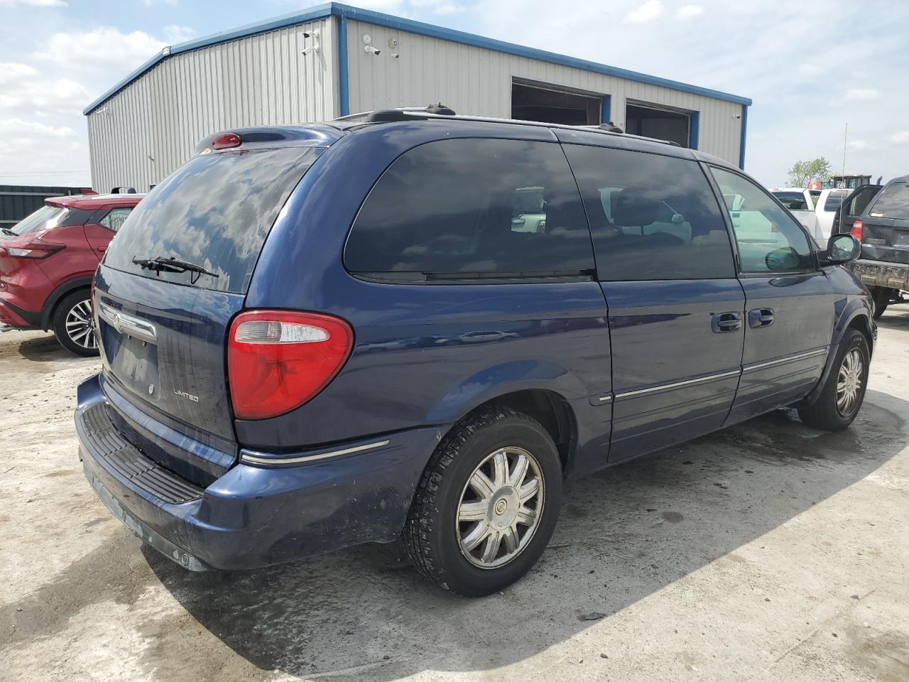 2C8GP64L55R319133 2005 Chrysler Town & Country Limited