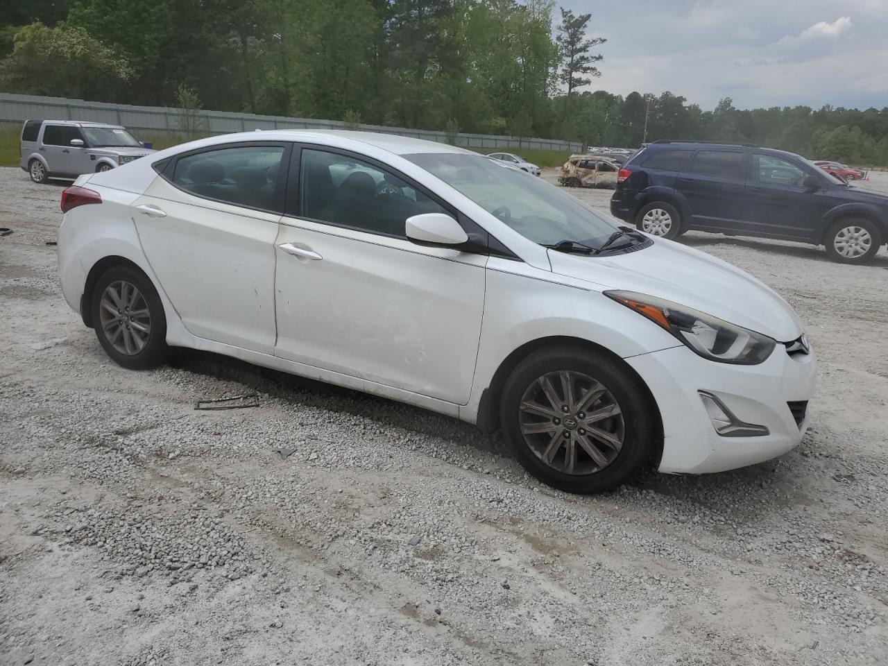 5NPDH4AE3FH563812 2015 Hyundai Elantra Se