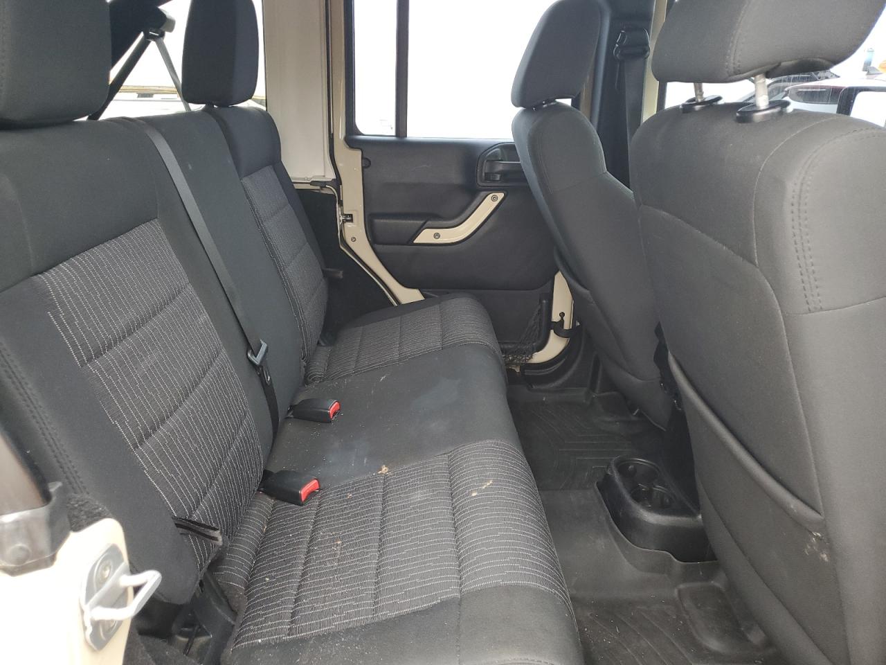 1J4BA3H15BL531985 2011 Jeep Wrangler Unlimited Sport