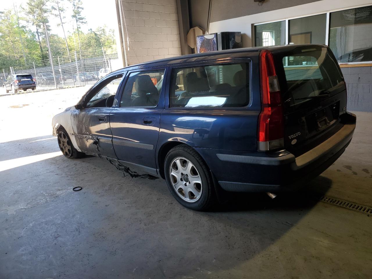 YV1SW58D611115400 2001 Volvo V70 2.4T