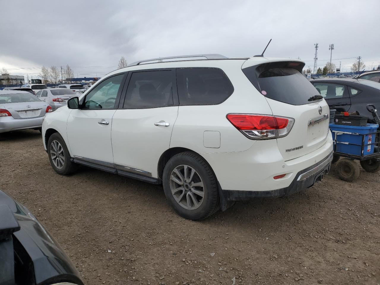 2015 Nissan Pathfinder S vin: 5N1AR2MM2FC635985