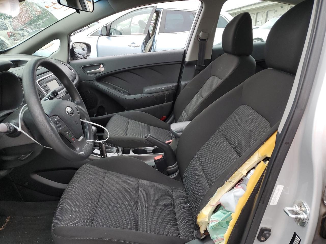 3KPFK4A76HE133260 2017 Kia Forte Lx