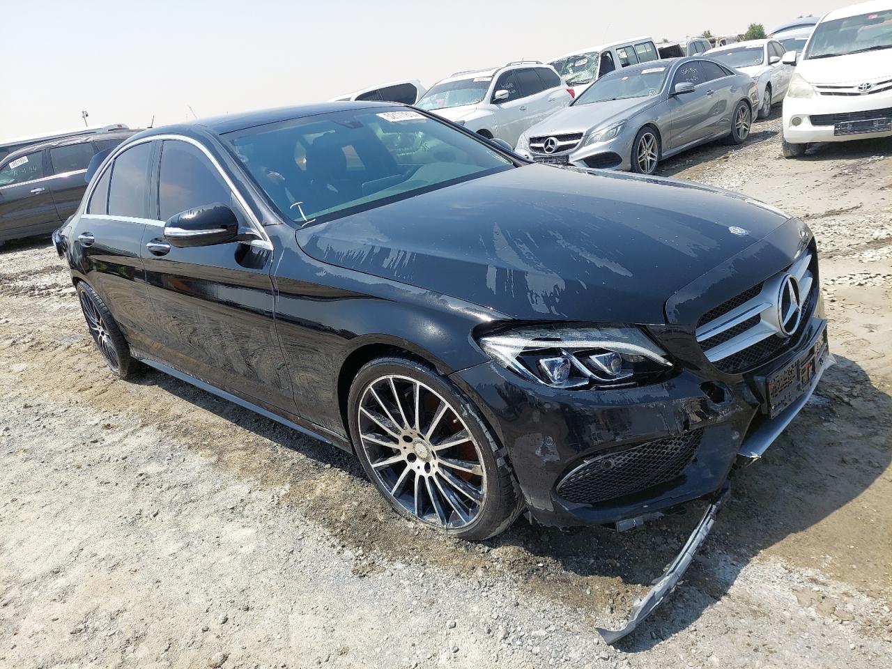 WDDWF4CB3FR061138 Auction: COPART UAE Lot: 52177814 Location: DUBAI INDUSTRIAL CITY - DUBAI WDDWF4CB3FR061138 MERCEDES BENZ C200 2015 BLACK Photo 1