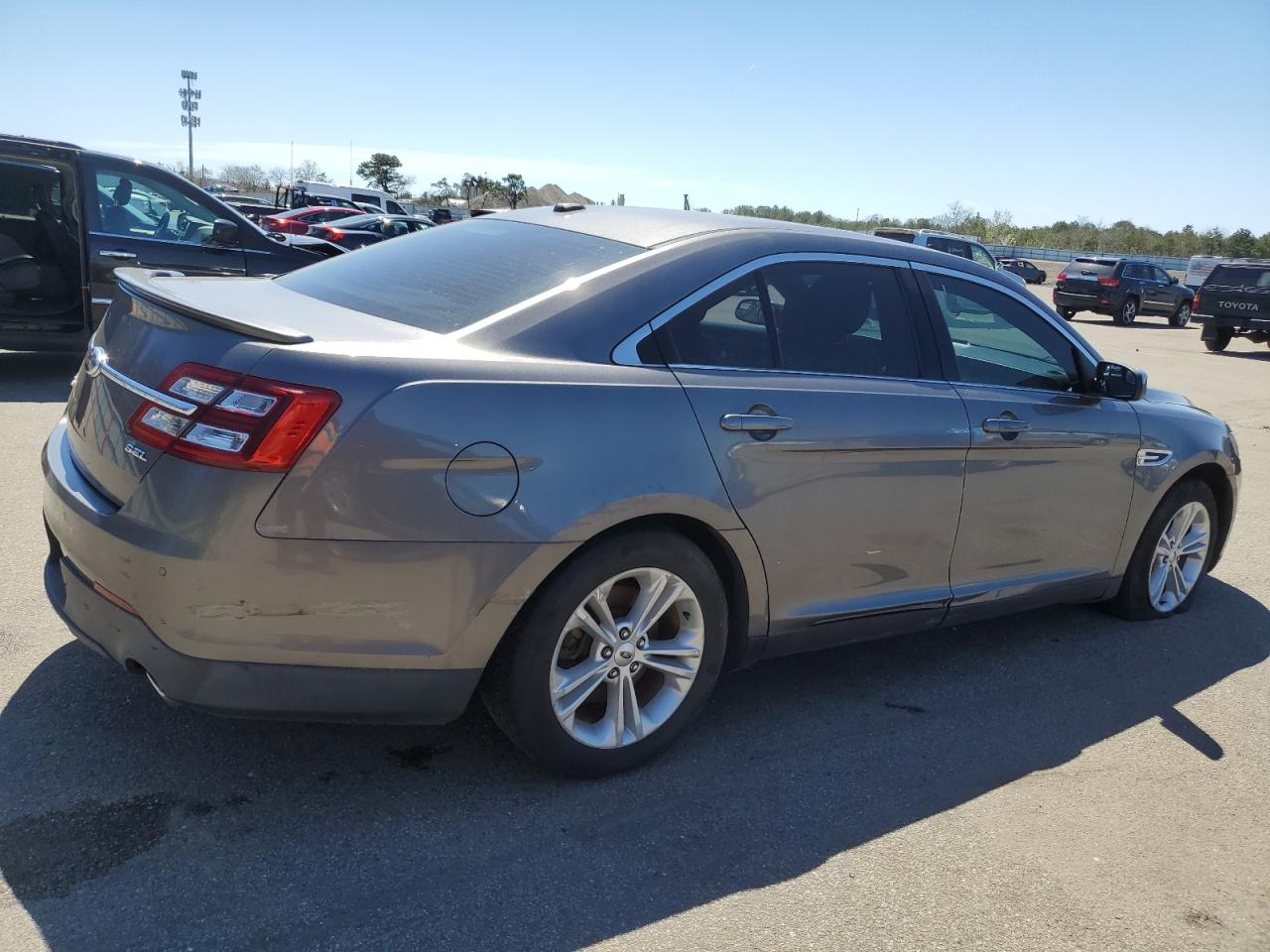 1FAHP2E8XDG142268 2013 Ford Taurus Sel