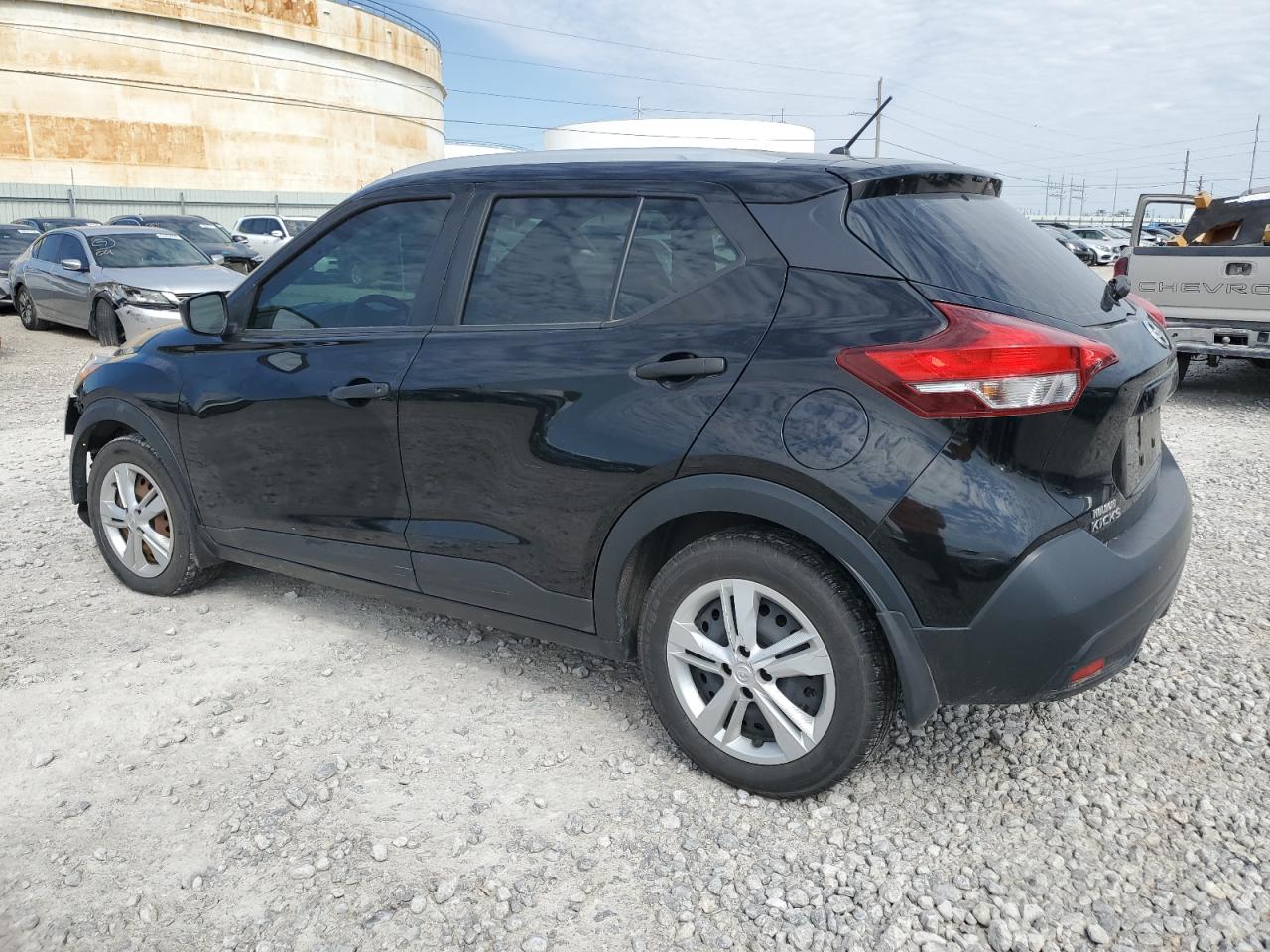 3N1CP5CUXJL499109 2018 Nissan Kicks S