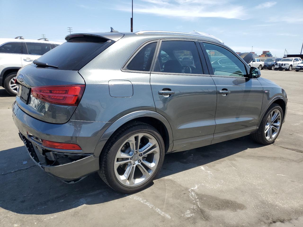 WA1BCCFS7JR017069 2018 Audi Q3 Premium