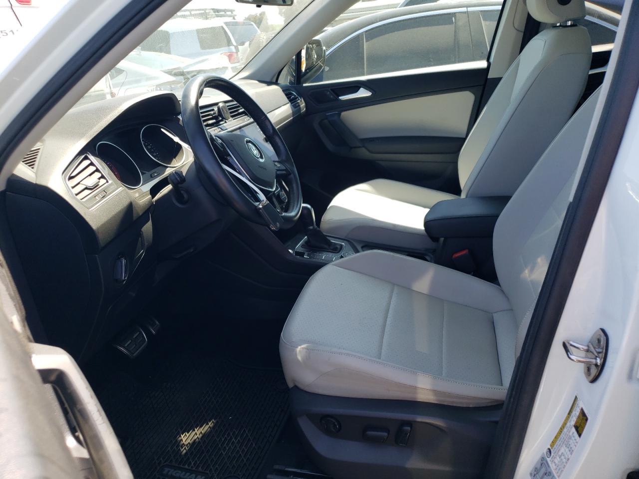 3VV2B7AX6KM015580 2019 Volkswagen Tiguan Se