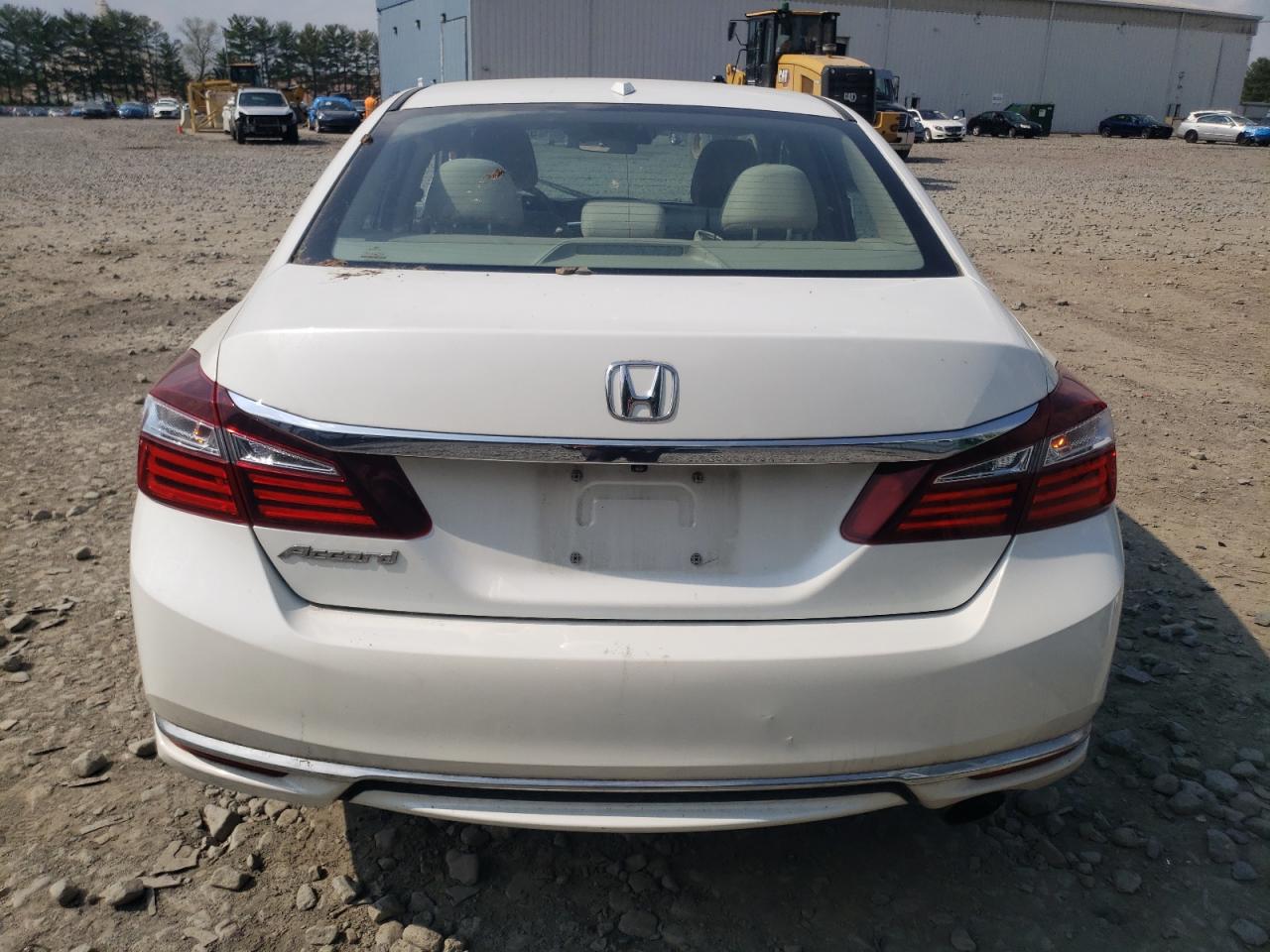 1HGCR2F04HA081534 2017 Honda Accord Ex