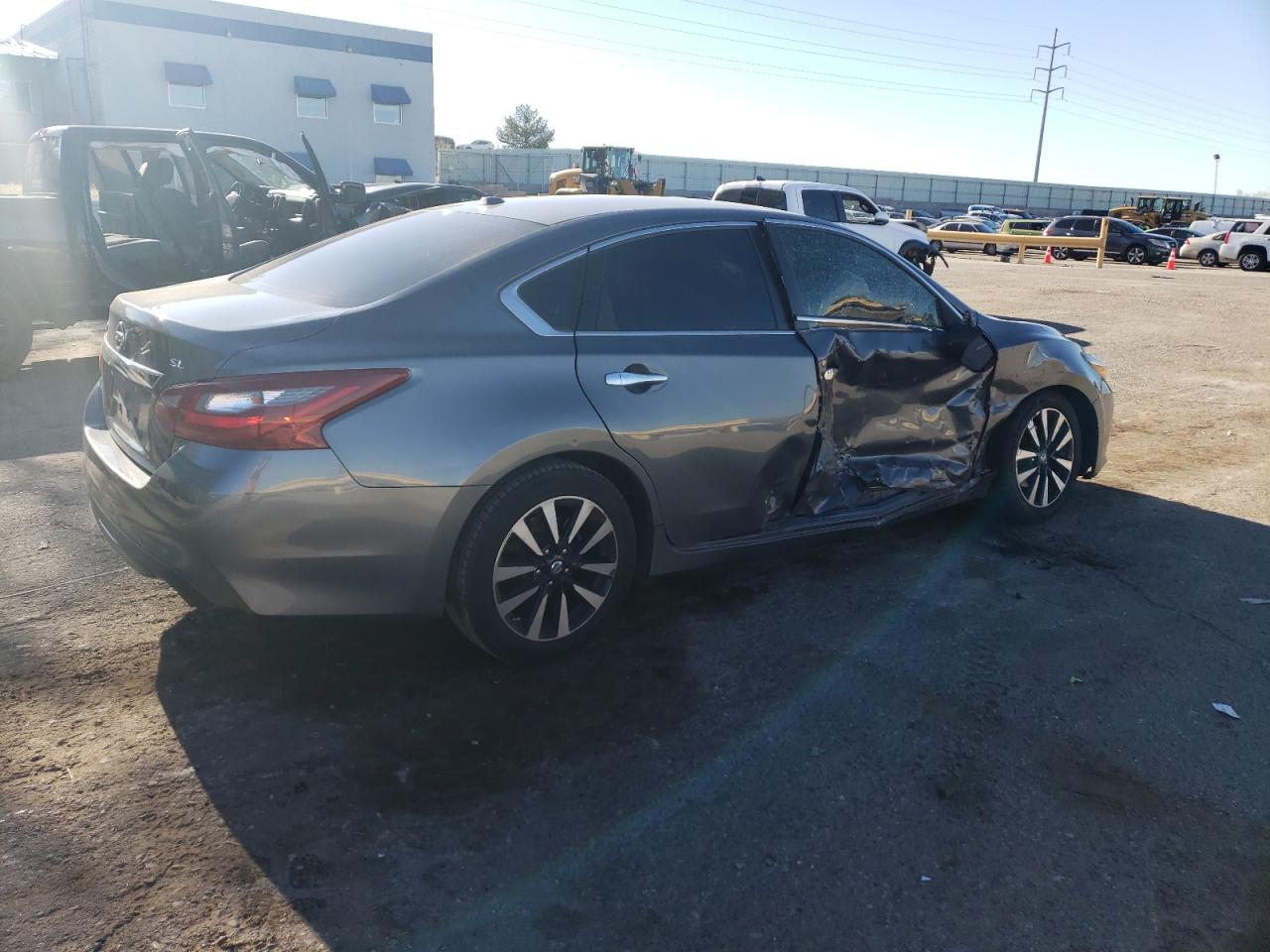 2018 Nissan Altima 2.5 vin: 1N4AL3AP4JC124299