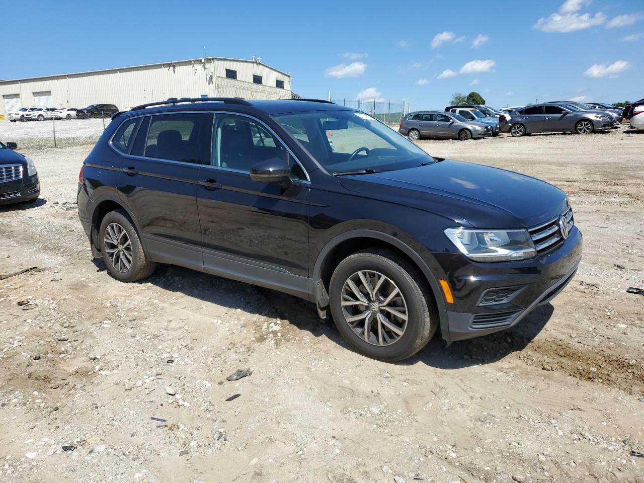 3VV3B7AX5KM100351 2019 Volkswagen Tiguan Se