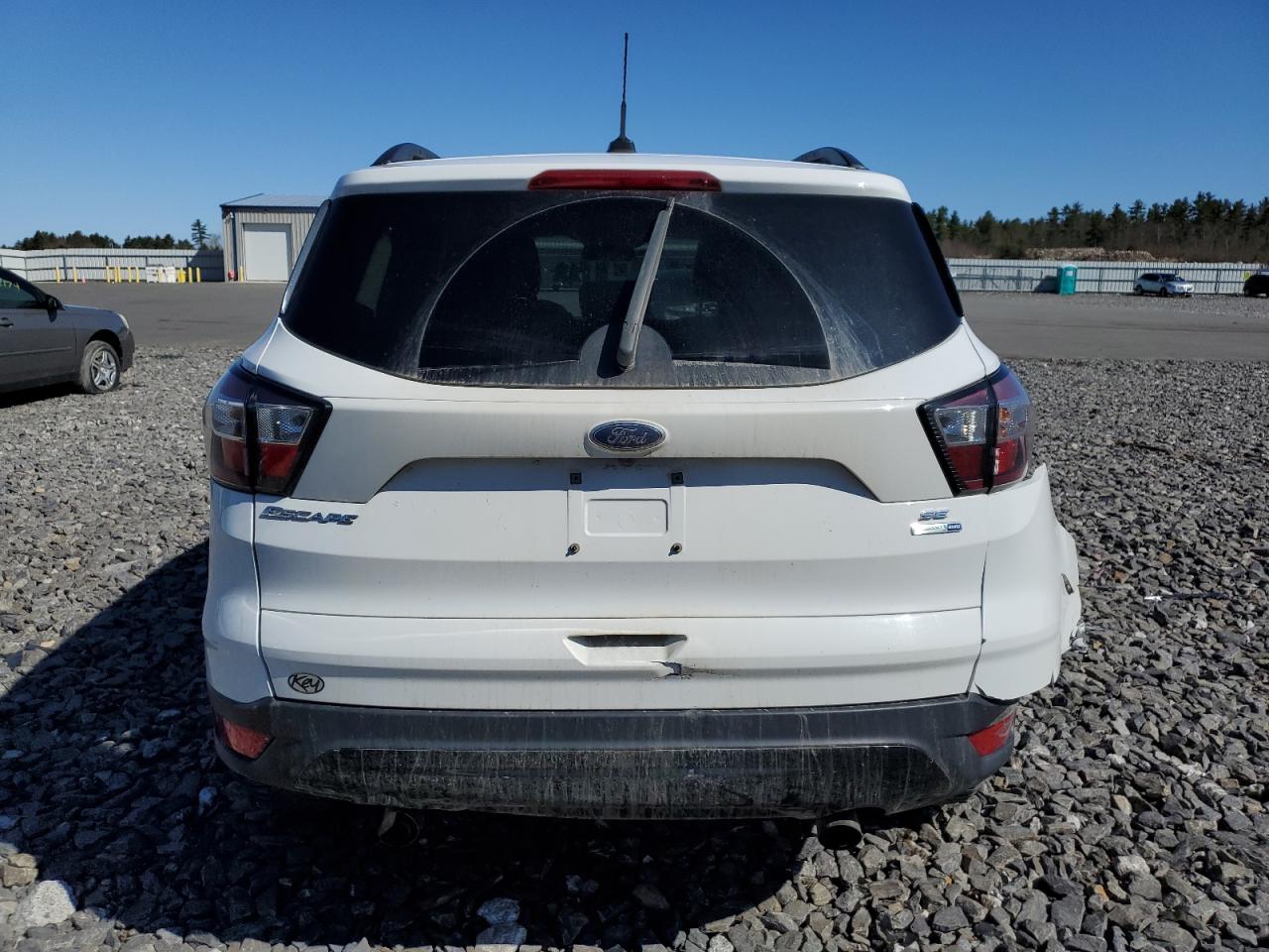 1FMCU9GDXJUA67211 2018 Ford Escape Se