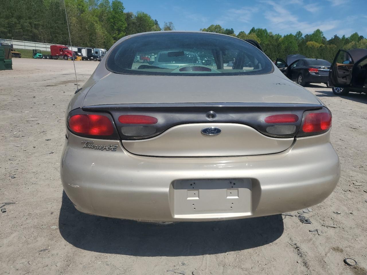 1FAFP53S0XA164830 1999 Ford Taurus Se