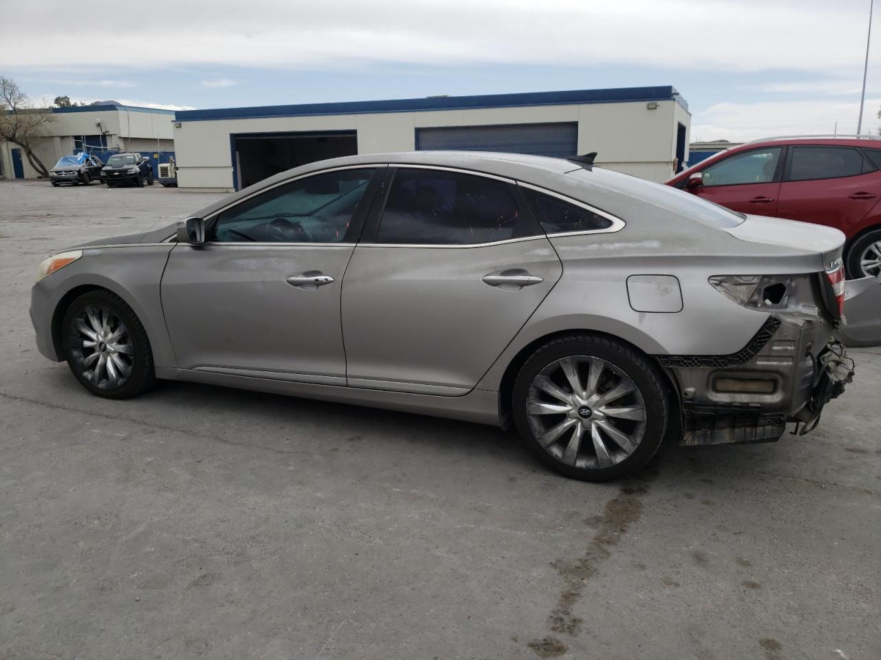 KMHFH4JGXCA157079 2012 Hyundai Azera Gls