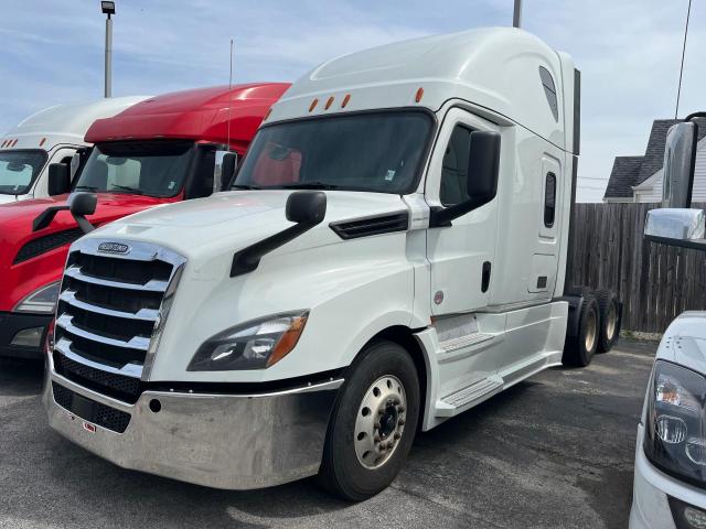 Lot #2461144812 2020 FREIGHTLINER CASCADIA 1 salvage car