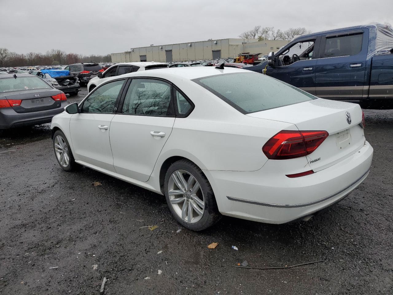 1VWLA7A38KC001570 2019 Volkswagen Passat Wolfsburg